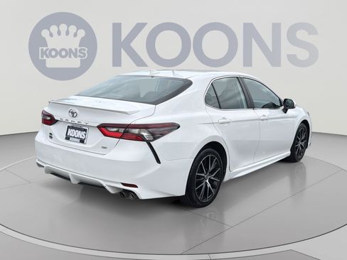 Used 2023 Toyota Camry SE FWD image 5