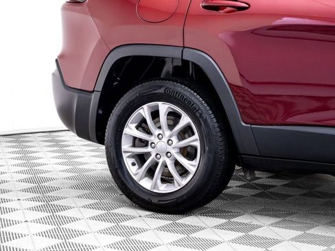 Used 2019 Jeep Cherokee Latitude w/ Cold Weather Group AWD/4WD image 33