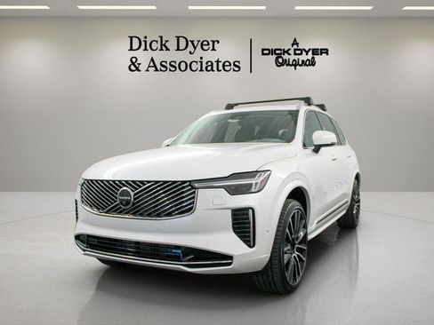 New 2026 Volvo XC90 B5 Ultra w/ Protection Package Premier AWD/4WD image 8