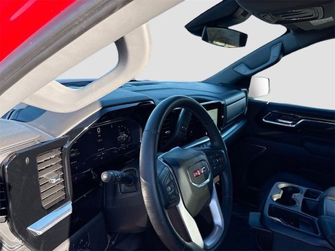 Used 2025 GMC Sierra 1500 Elevation image 9