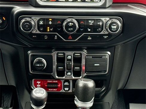 Used 2023 Jeep Gladiator Rubicon w/ LED Lighting Group image 28