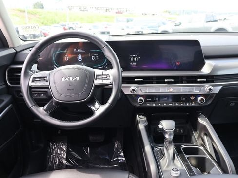 Used 2025 Kia Telluride S FWD image 19
