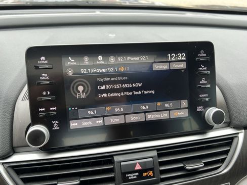 Used 2018 Honda Accord EX-L image 19