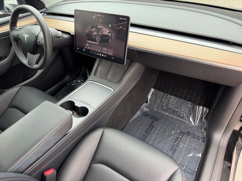 Used 2025 Tesla Model Y Long Range AWD/4WD image 43