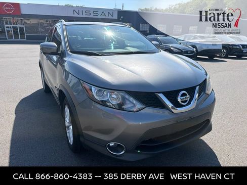 Used 2017 Nissan Rogue Sport SV w/ SV Premium Package AWD/4WD image 2