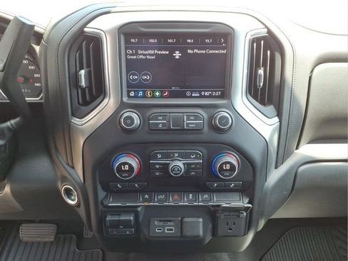 Used 2020 Chevrolet Silverado 1500 LTZ AWD/4WD image 18