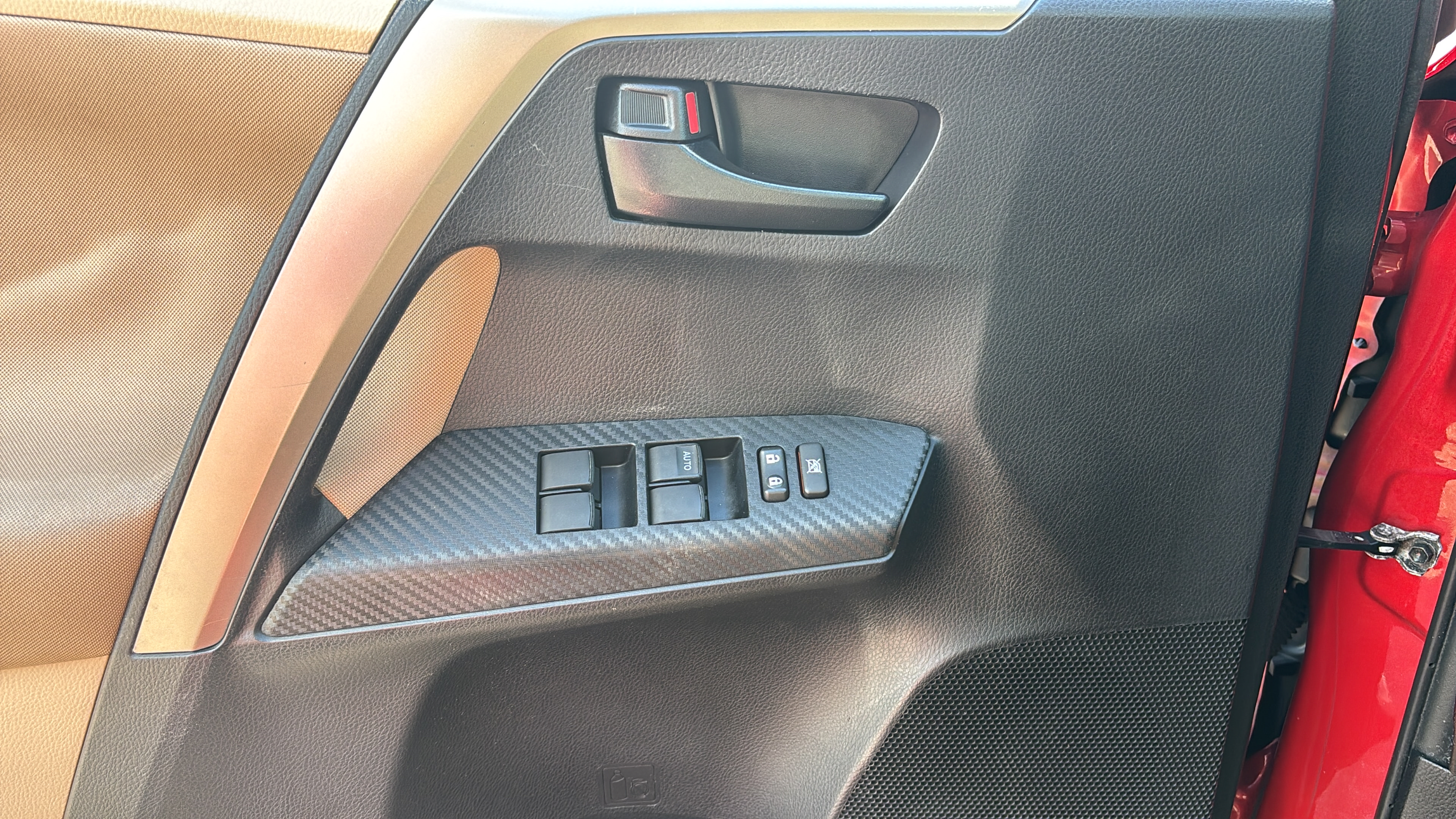 Used 2013 Toyota RAV4 XLE FWD image 28