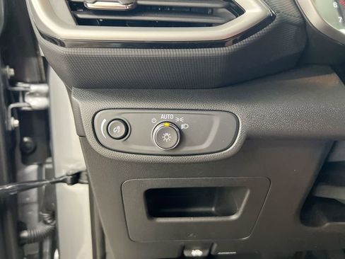 Used 2023 Chevrolet TrailBlazer LS FWD image 13