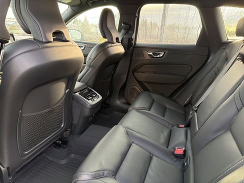 New 2026 Volvo XC60 B5 Ultra w/ Climate Package image 18