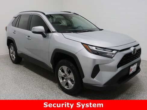 Used 2024 Toyota RAV4 XLE image 4