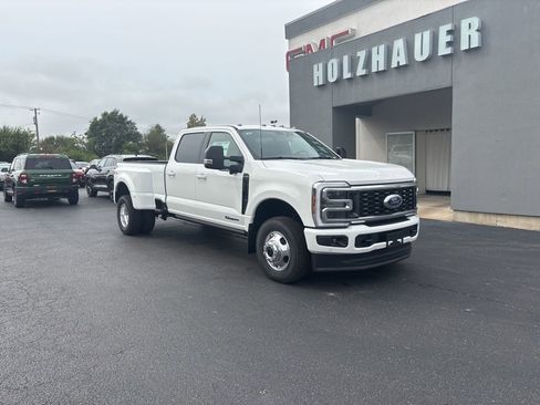 New 2026 Ford F350 Platinum image 2