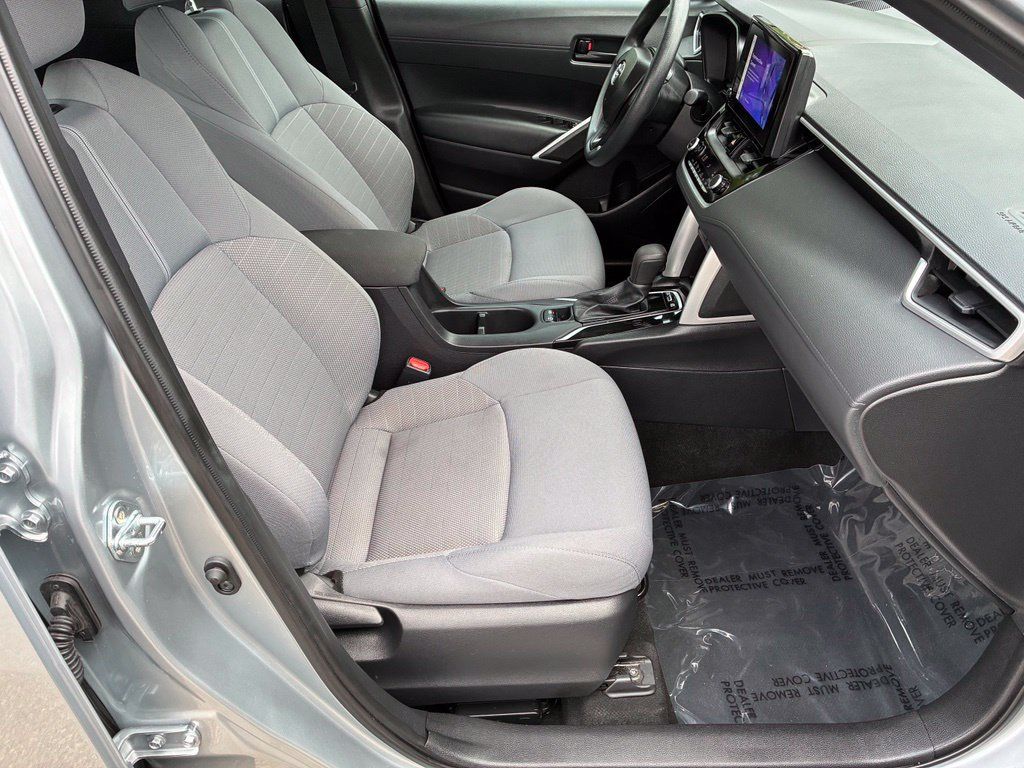 Used 2025 Toyota Corolla Cross AWD Hybrid image 29