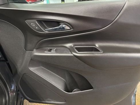 Used 2019 Chevrolet Equinox LT w/ Sun & Navigation Package image 25