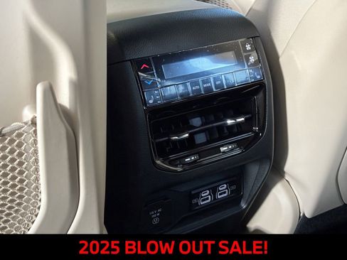 New 2025 Jeep Grand Cherokee L Limited AWD/4WD image 26