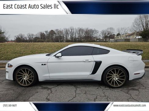 Used 2019 Ford Mustang Coupe image 1