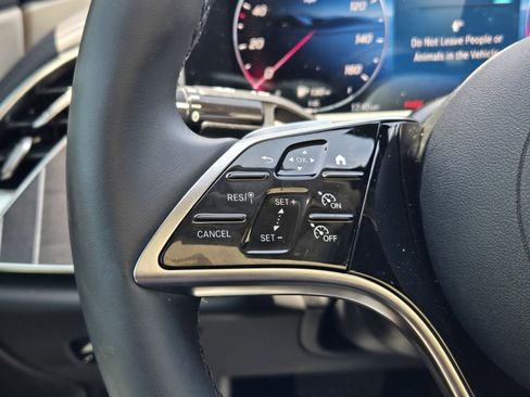 Used 2025 Mercedes-Benz E 350 Sedan image 25
