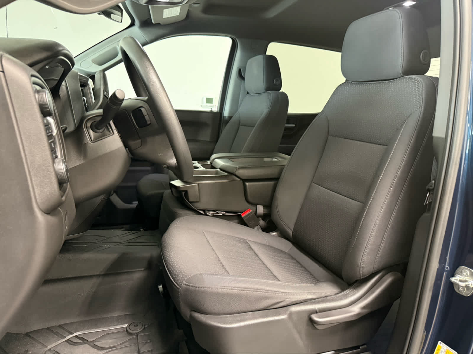 Used 2021 Chevrolet Silverado 1500 Custom w/ Safety Confidence Package AWD/4WD image 13