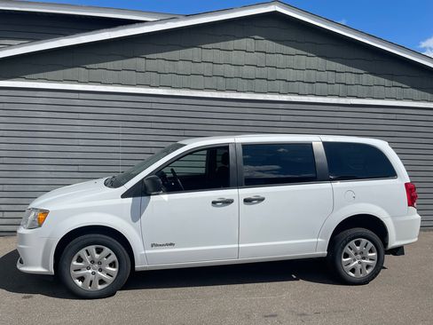 Used 2019 Dodge Grand Caravan SE image 7
