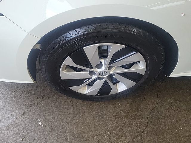 Used 2024 Nissan Altima 2.5 S FWD image 3