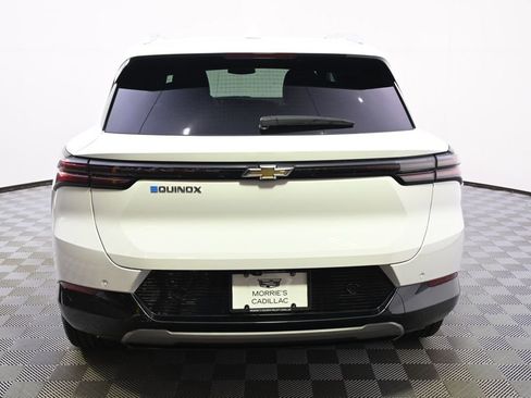 Used 2025 Chevrolet Equinox EV LT w/ Convenience Package image 5