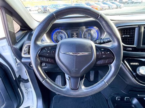 Used 2018 Chrysler Pacifica Touring Plus w/ S Appearance Package image 11