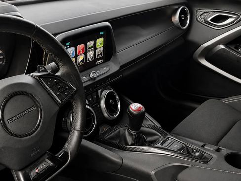 Used 2017 Chevrolet Camaro SS RWD image 14