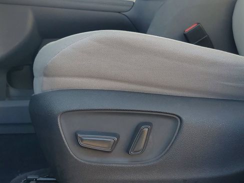 Used 2023 Toyota Sienna LE image 11