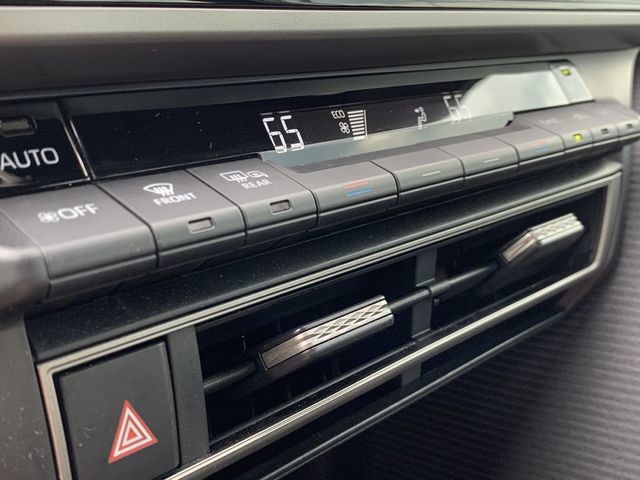 Used 2025 Toyota Camry SE w/ Multimedia Upgrade Package FWD image 30