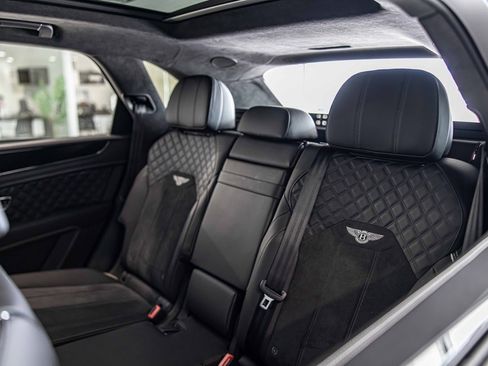 Used 2022 Bentley Bentayga image 36