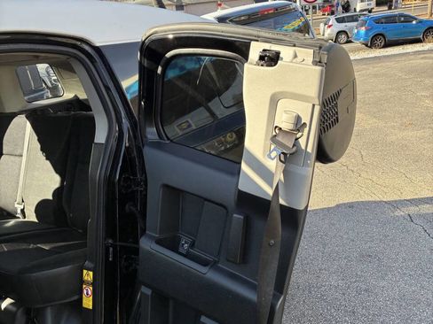 Used 2007 Toyota FJ Cruiser 4WD image 25