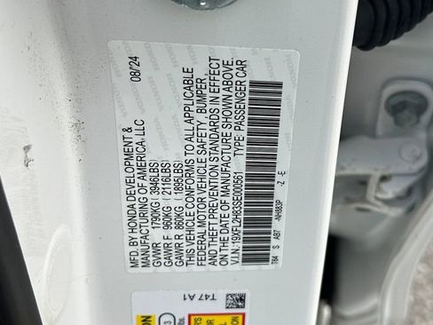 Used 2025 Honda Civic Sport image 28