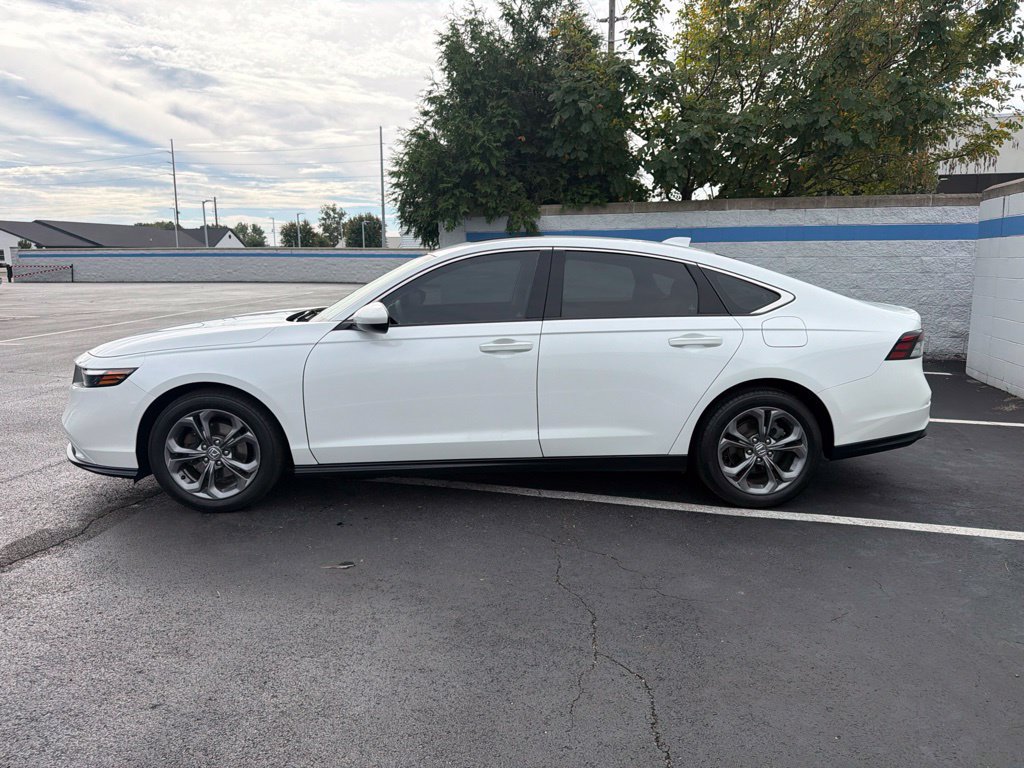 Used 2023 Honda Accord EX image 2