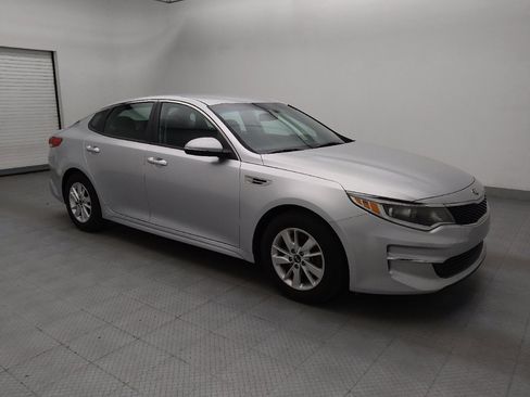 Used 2018 Kia Optima LX FWD image 11