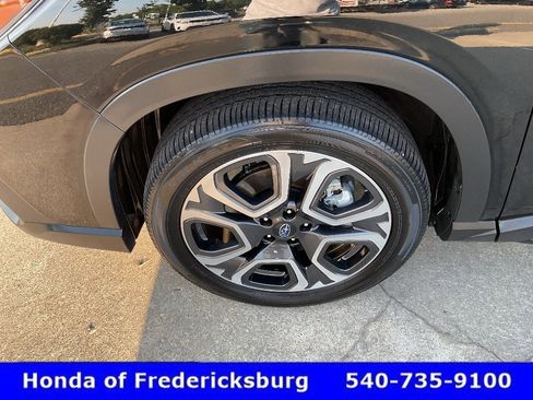 Used 2024 Subaru Ascent Touring AWD/4WD image 10