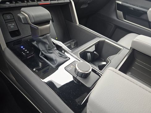 New 2026 Toyota Tundra Limited image 17