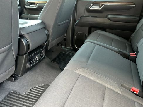 Used 2025 Chevrolet Silverado 1500 LT image 13