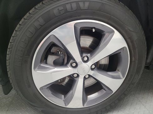 Used 2019 Jeep Cherokee Limited image 31