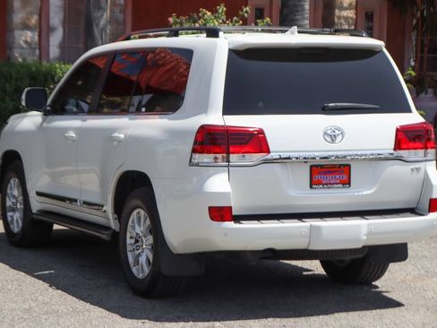 Used 2018 Toyota Land Cruiser AWD/4WD image 6