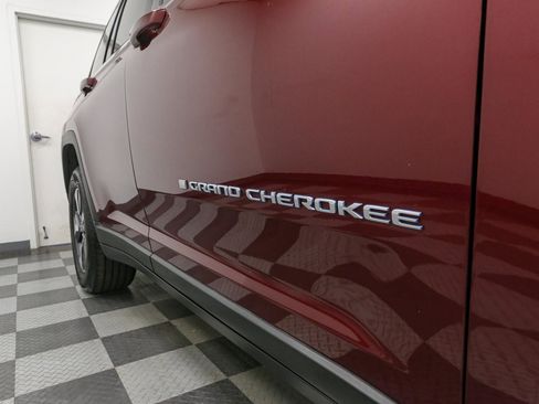 Used 2024 Jeep Grand Cherokee Limited 4xe AWD/4WD image 8