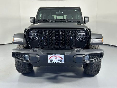 Used 2022 Jeep Gladiator Sport AWD/4WD image 2