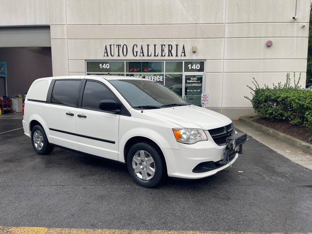 Used 2013 RAM C/V Tradesman w/ UConnect Hands-Free Group FWD image 2