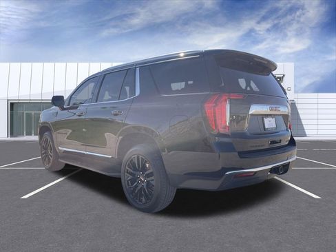 Used 2024 GMC Yukon SLT w/ SLT Luxury Package AWD/4WD image 6