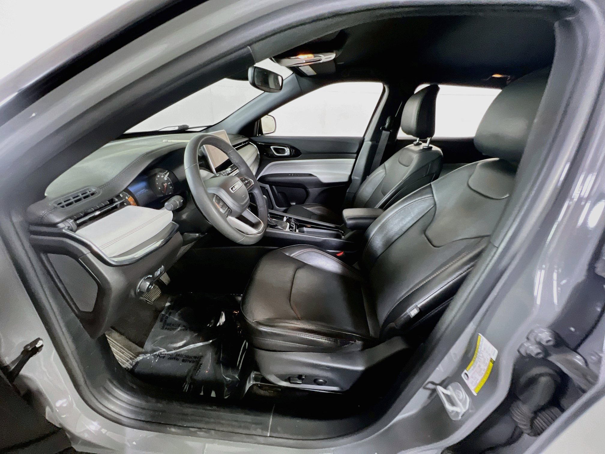 Used 2023 Jeep Compass Limited AWD/4WD image 19