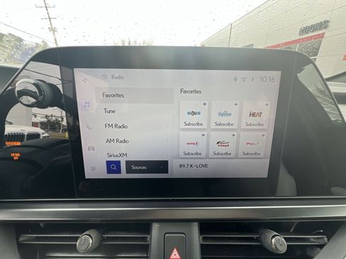 Used 2023 Lexus UX 250h FWD w/ Accessory Package (Z1) image 18