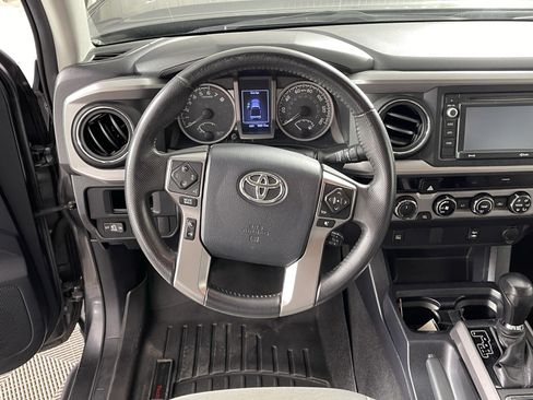 Used 2017 Toyota Tacoma SR5 w/ Tow Package AWD/4WD image 13