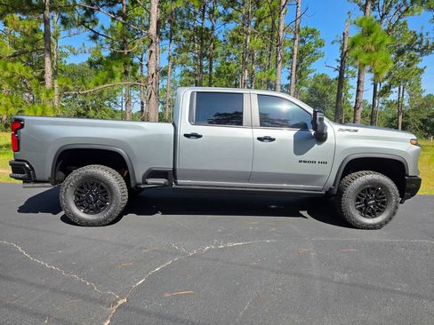 New 2026 Chevrolet Silverado 2500 ZR2 AWD/4WD image 6