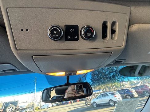 Used 2015 Nissan Armada Platinum image 25