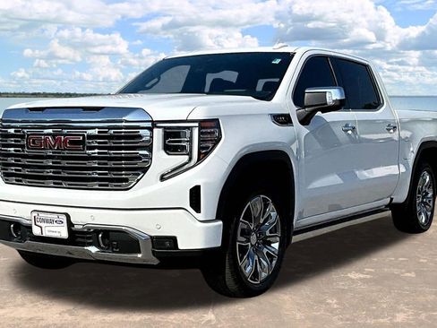 Used 2023 GMC Sierra 1500 Denali w/ Denali Reserve Package AWD/4WD image 4