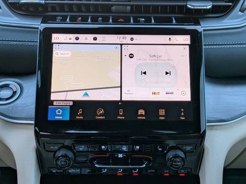 New 2025 Jeep Grand Cherokee Limited w/ Luxury Tech Group II image 18