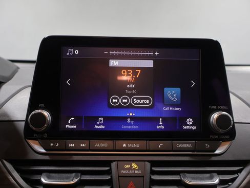 Used 2024 Nissan Altima 2.5 SV AWD/4WD image 25
